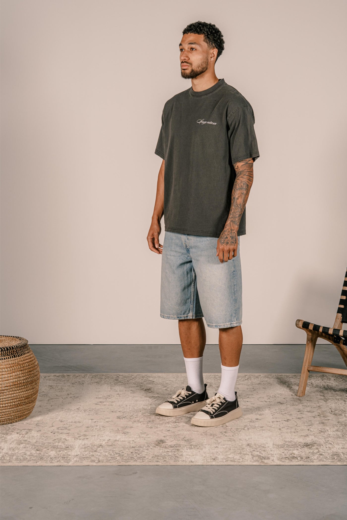 VICTORY T-SHIRT - Vintage Black/White