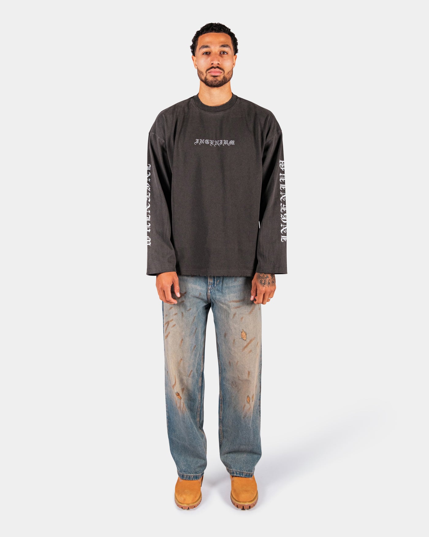 GOTHIC LONGSLEEVE – VINTAGE BLACK